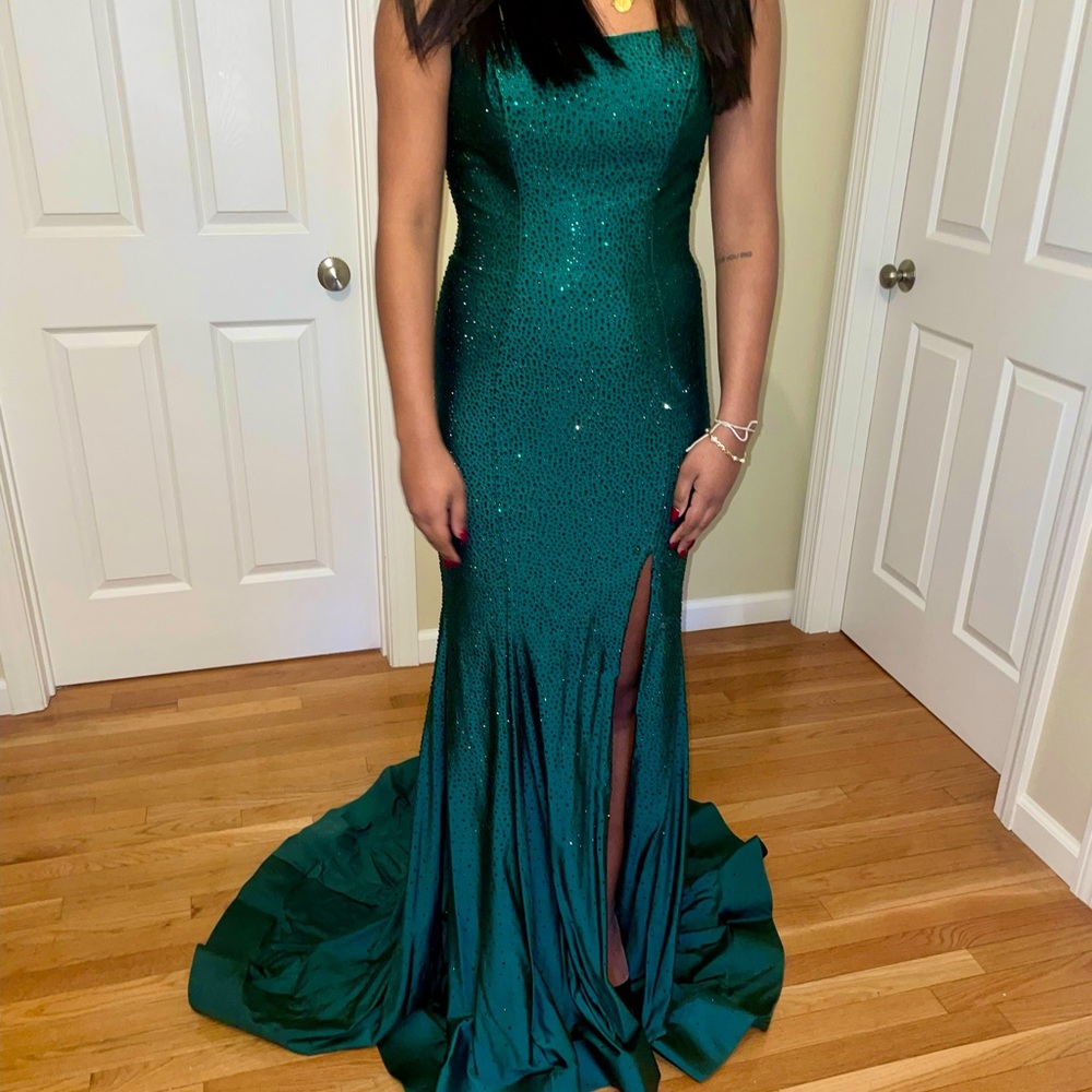 Sherri Hill dress size 4 never worn